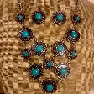 Turquoise howlite, flower bib necklace set